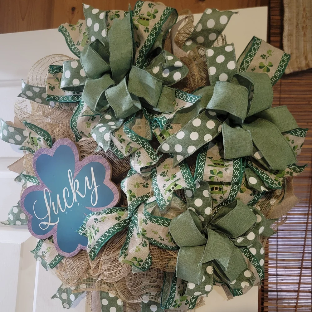 Green and Cream Holiday Wreath